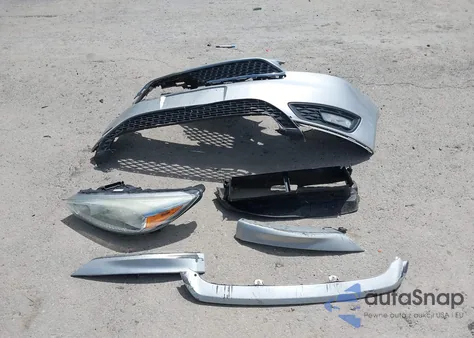 2016 Ford Focus Se z USA, uszkodzony, nr VIN 1FADP3K25GL266254